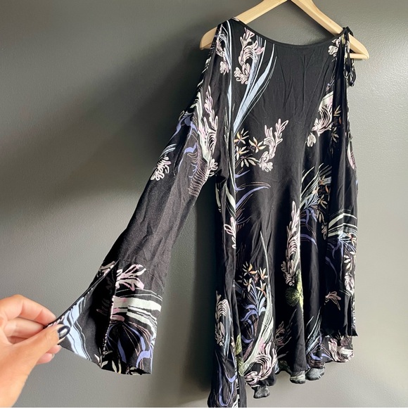 Free People Women Black Floral Printed Cold Shoulder Tunic Dress Size XS - Picture 4 of 7